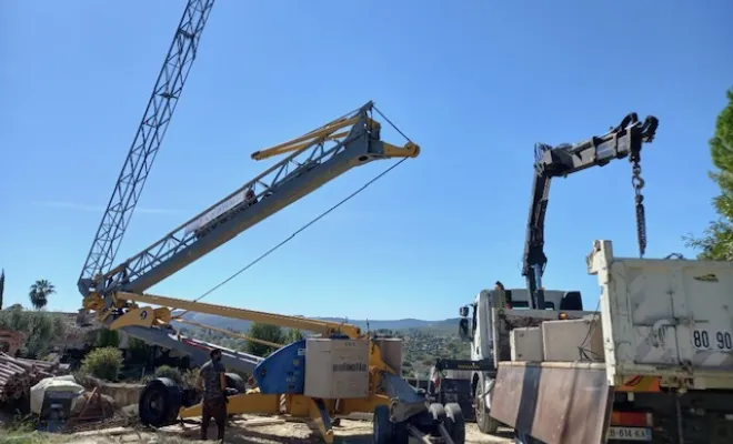 Location grue GMA ou GME, Fréjus, Red One Dépannage Grues